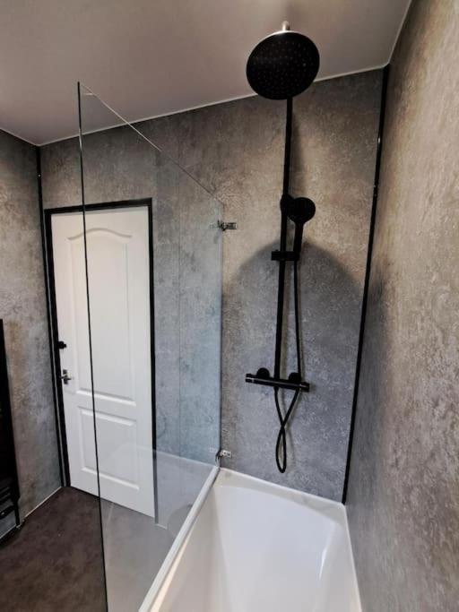 Glasgow Apartment Close To The Airport Renfrew Buitenkant foto